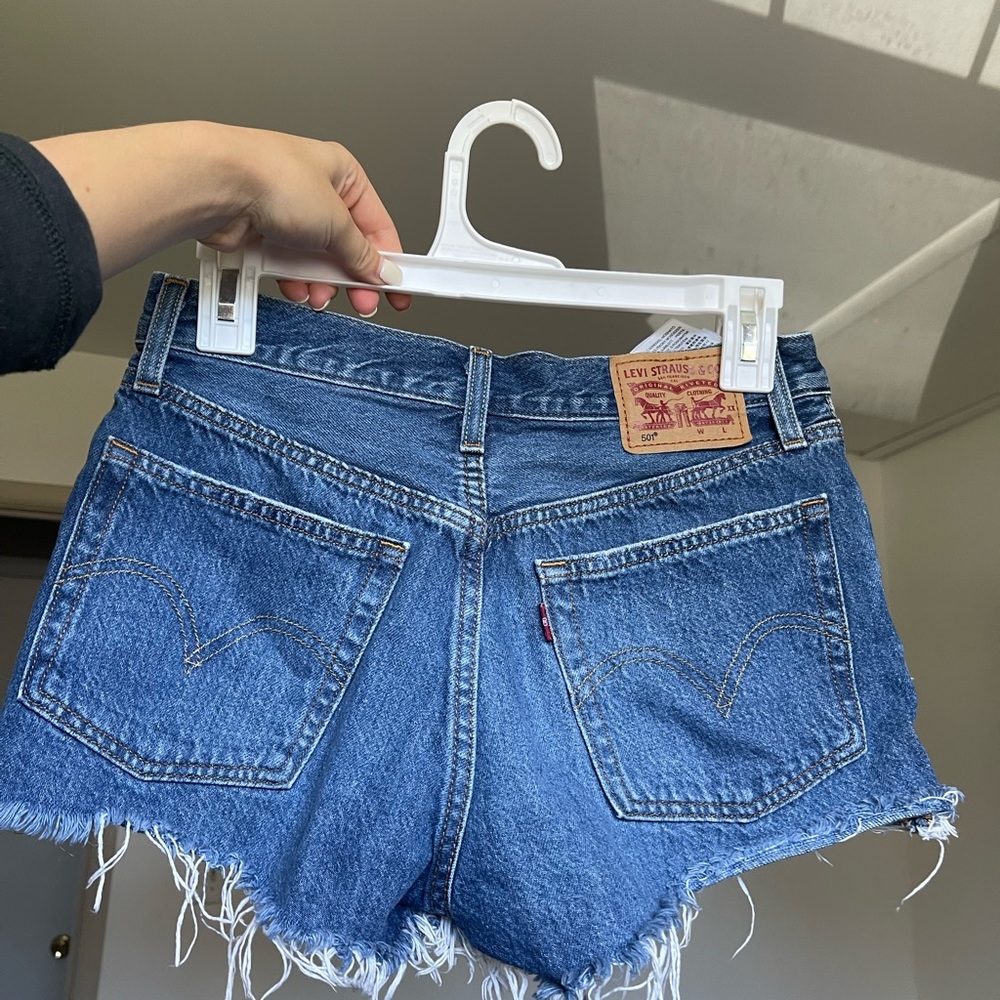 Levi’s 501 shorts size 25